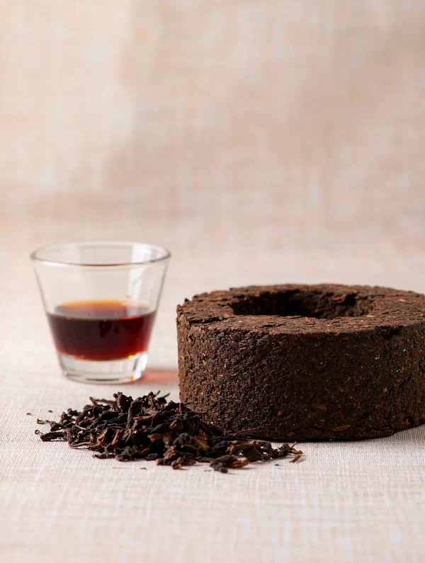 Raw Puer Bingdao 2016 dry tea leaves